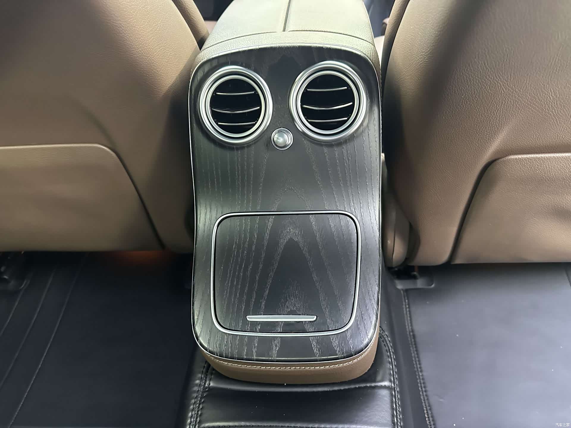 Mercedes-Benz E-Class, 2022 6