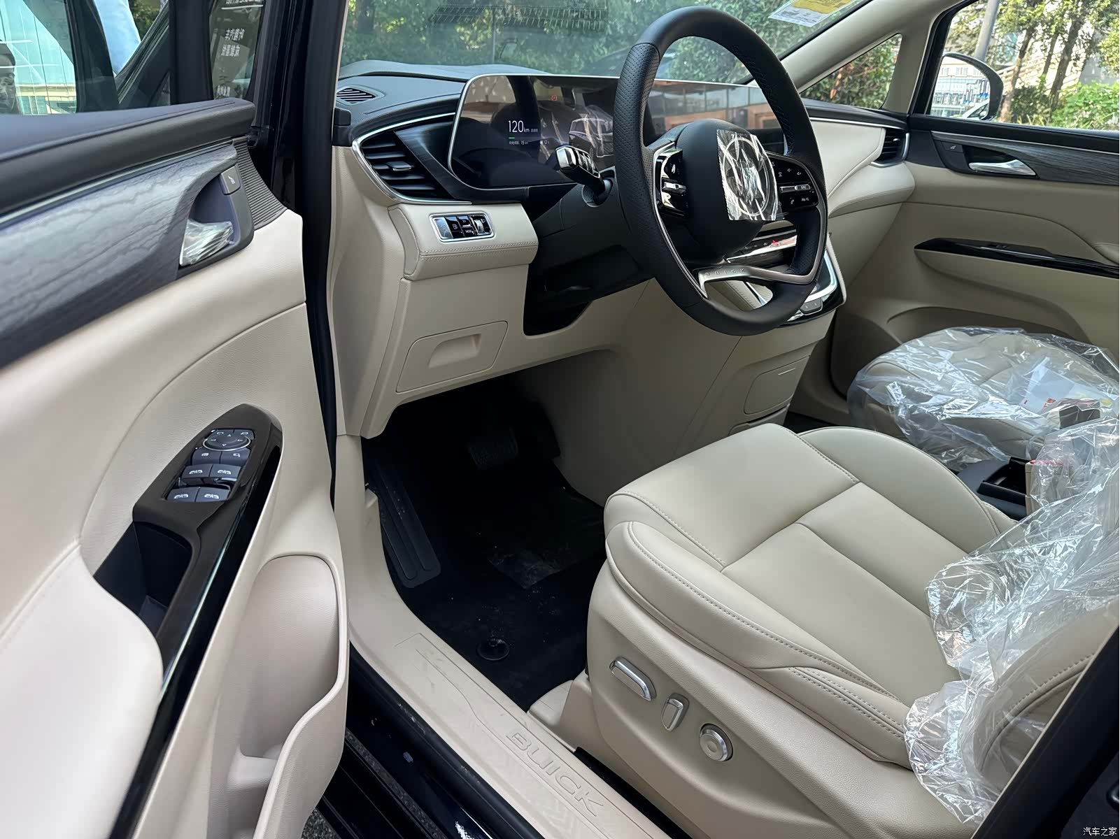 Buick GL8, 2026 все фото