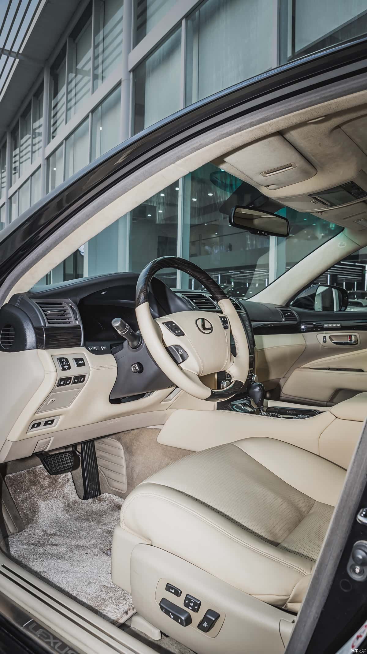 Lexus LS, 2011 4