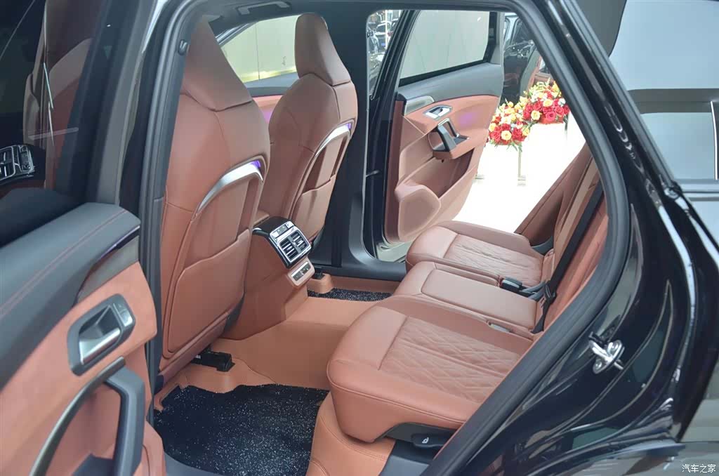Audi Q5L, 2026 все фото