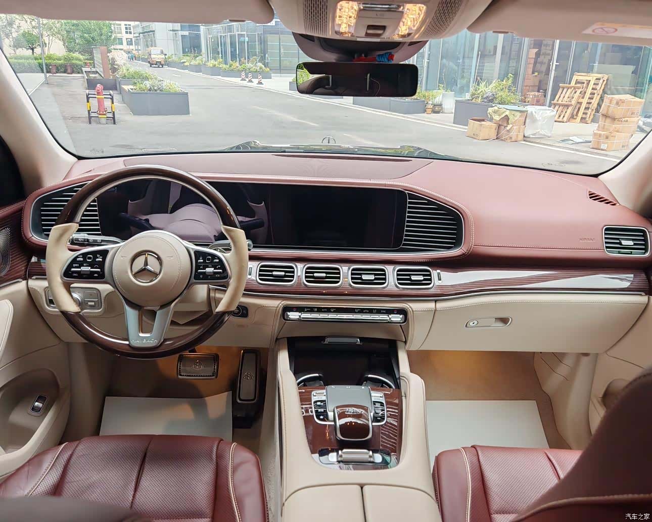 Maybach GLS, 2022 14