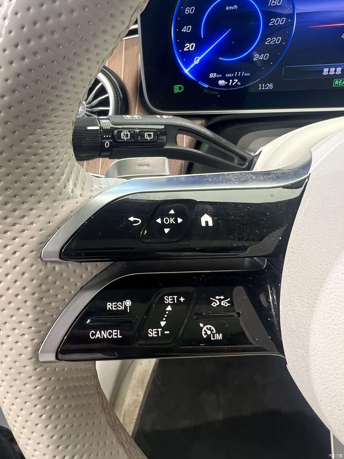 Mercedes-Benz EQE, 2024 13
