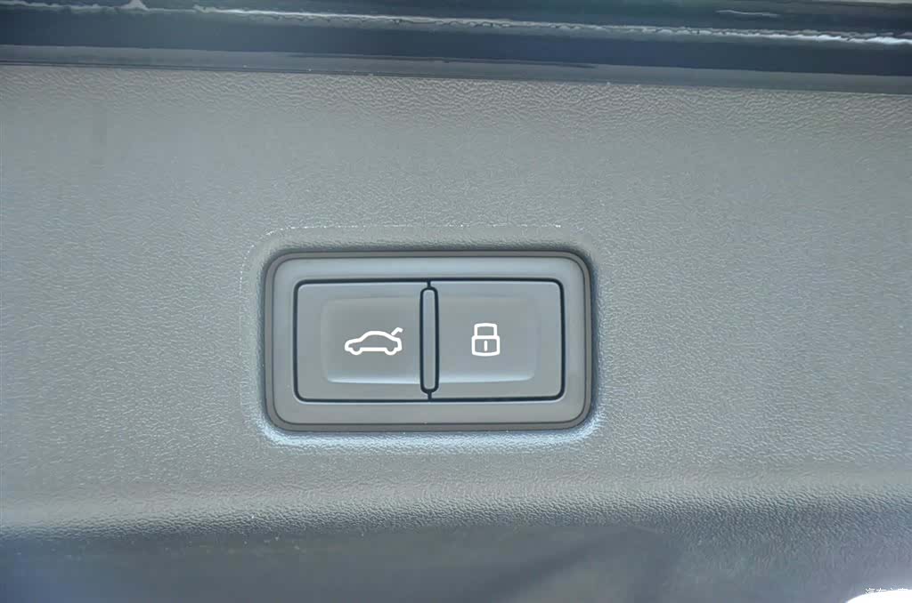Audi Q5L, 2026 15