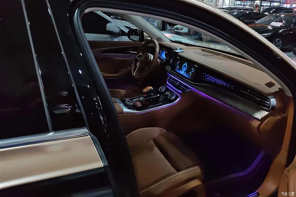 Hongqi H9, 2022 8