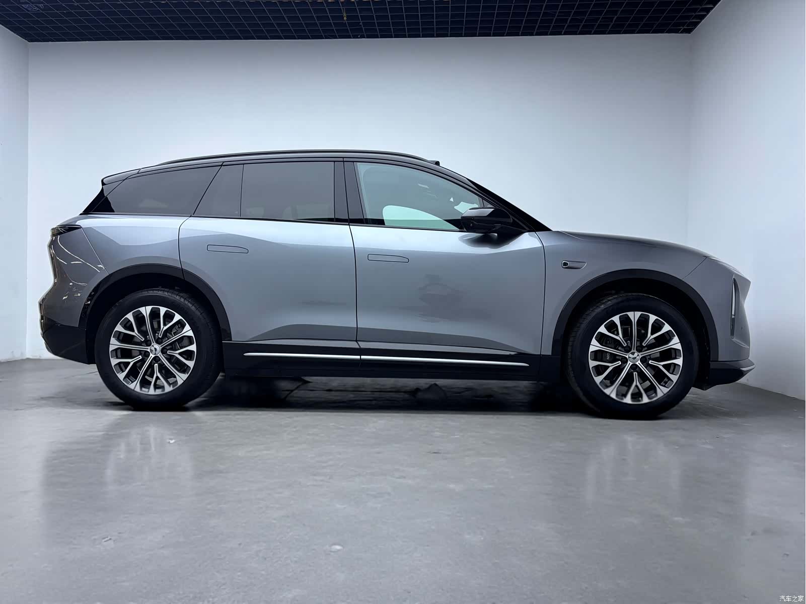 NIO ES6, 2025 8