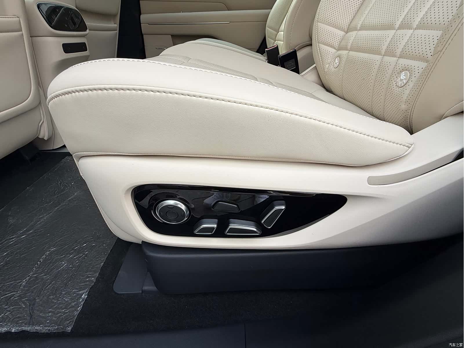 Deepal S09, 2025 12