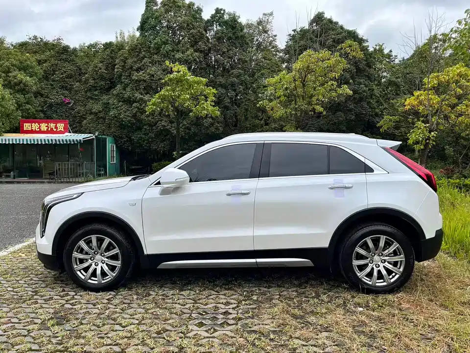 Cadillac XT4