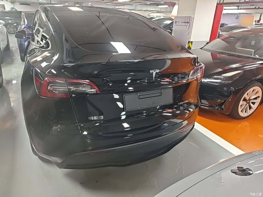 Tesla Model Y, 2024 6