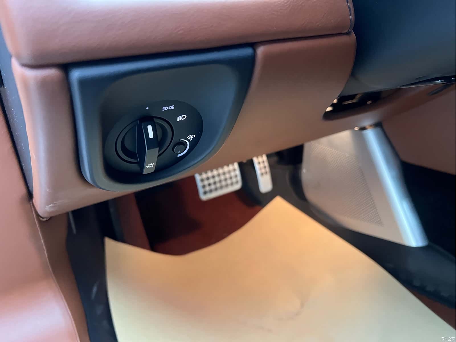 Aston Martin Vantage, 2012 все фото