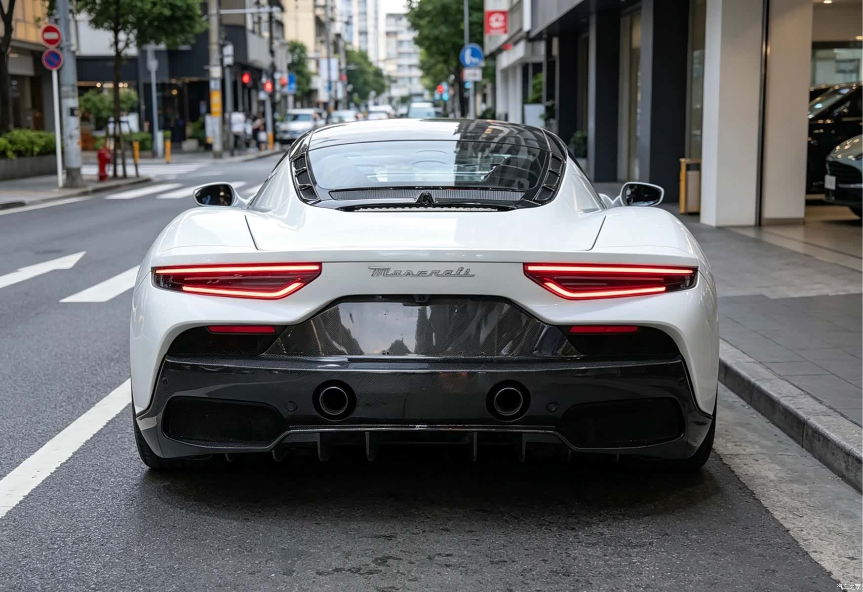 Maserati MC20, 2022 все фото