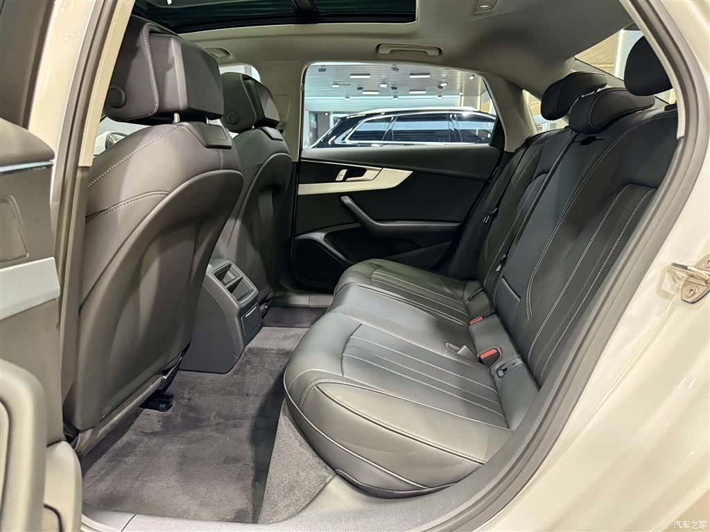 Audi A4L, 2023 26