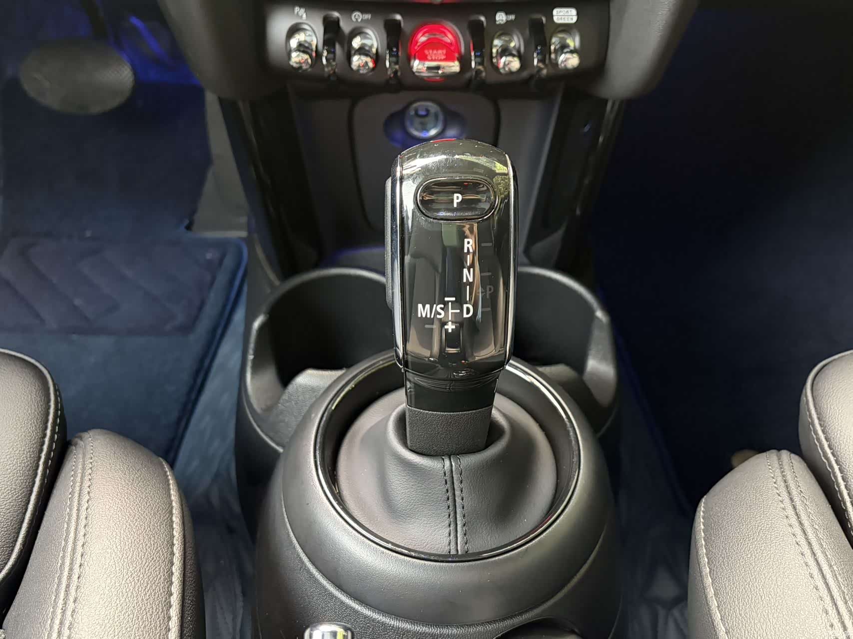 Mini Cooper, 2024 13