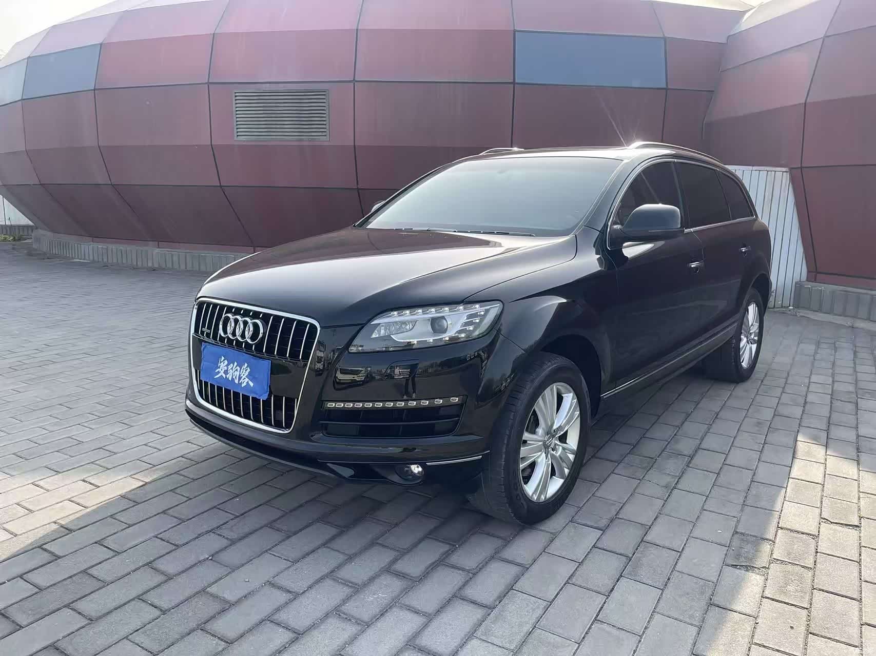 Audi Q7, 2011 1