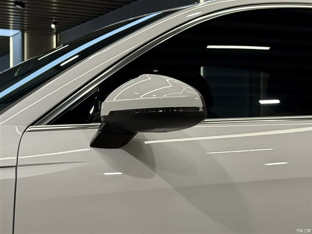 Audi A4L, 2023 13