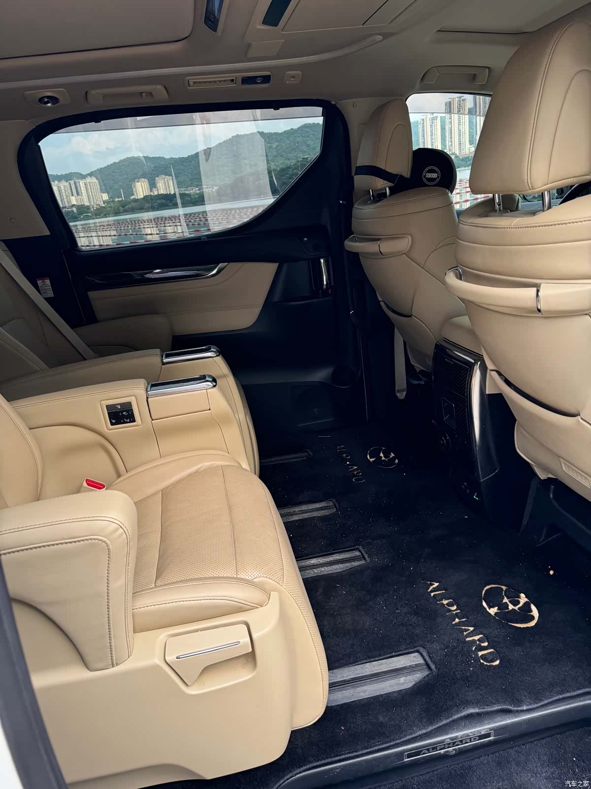 Toyota Alphard, 2019 11