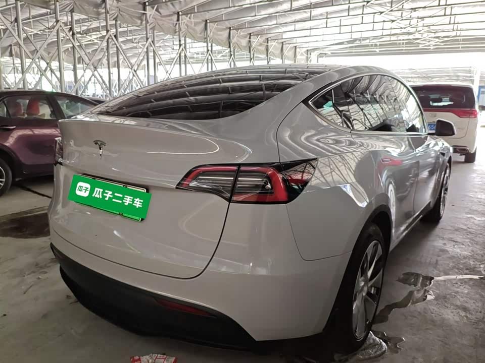 Tesla Model Y Tesla Model Y