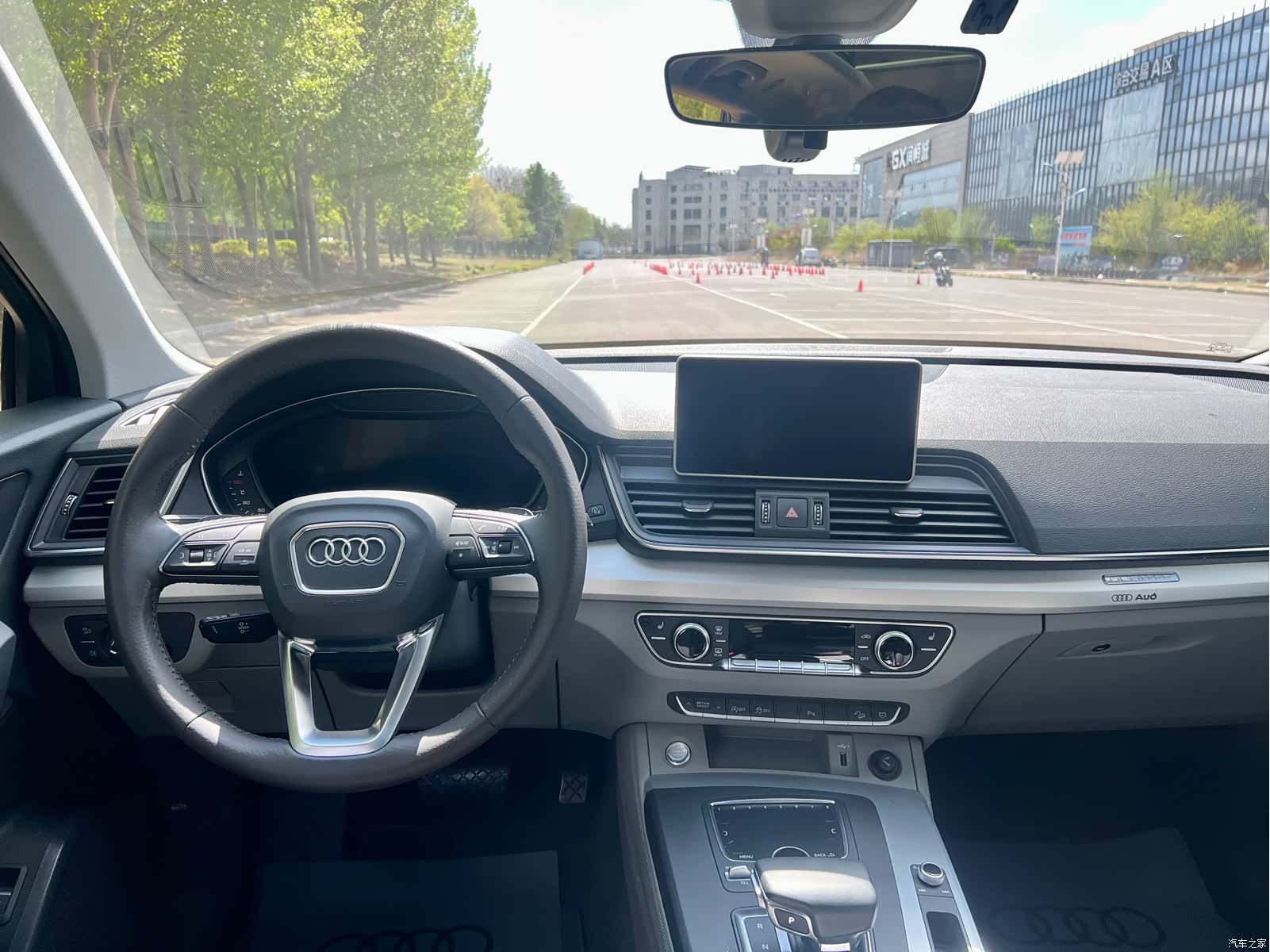 Audi Q5L, 2019 10