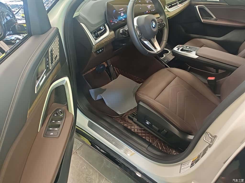 BMW iX1, 2024 16