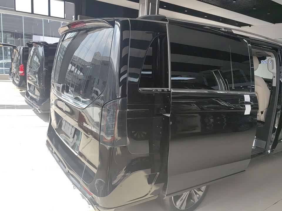 Mercedes-Benz V-class