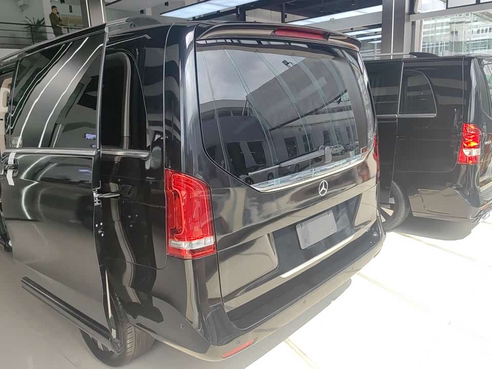 Mercedes-Benz V-class