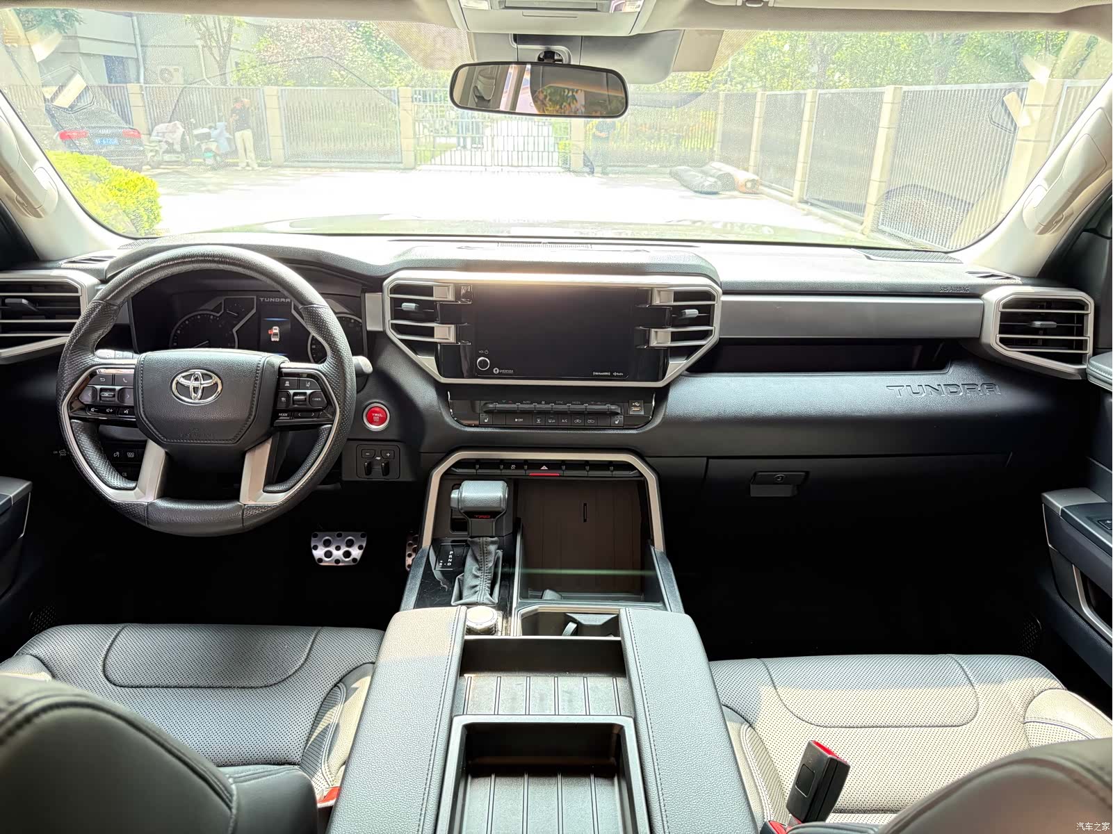 Toyota Tundra, 2023 все фото