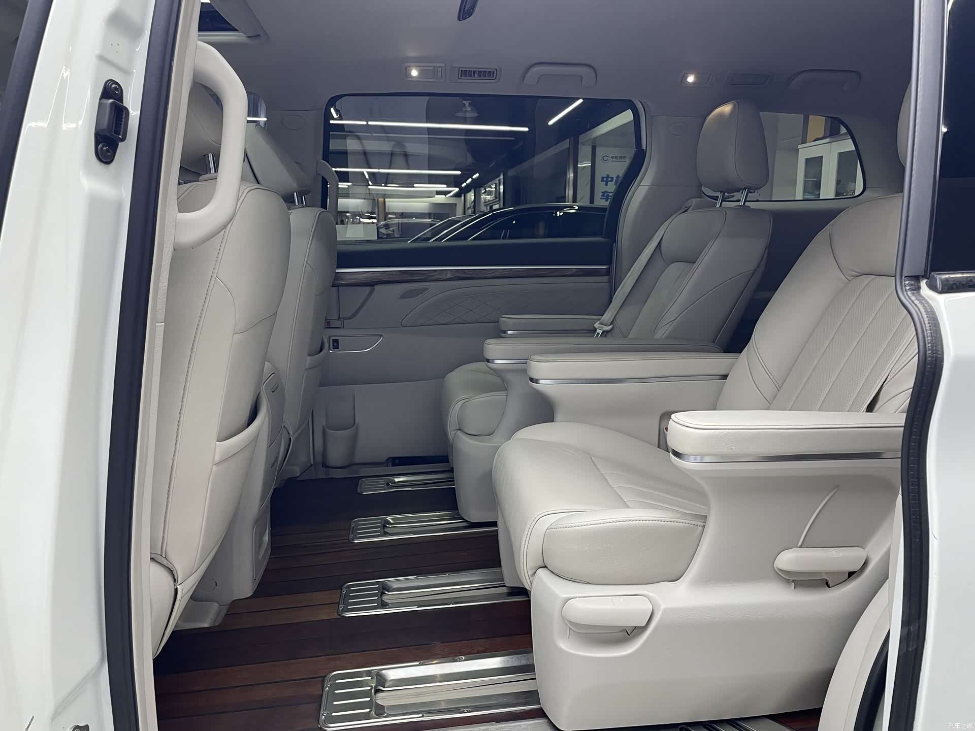 Trumpchi M8, 2019 9