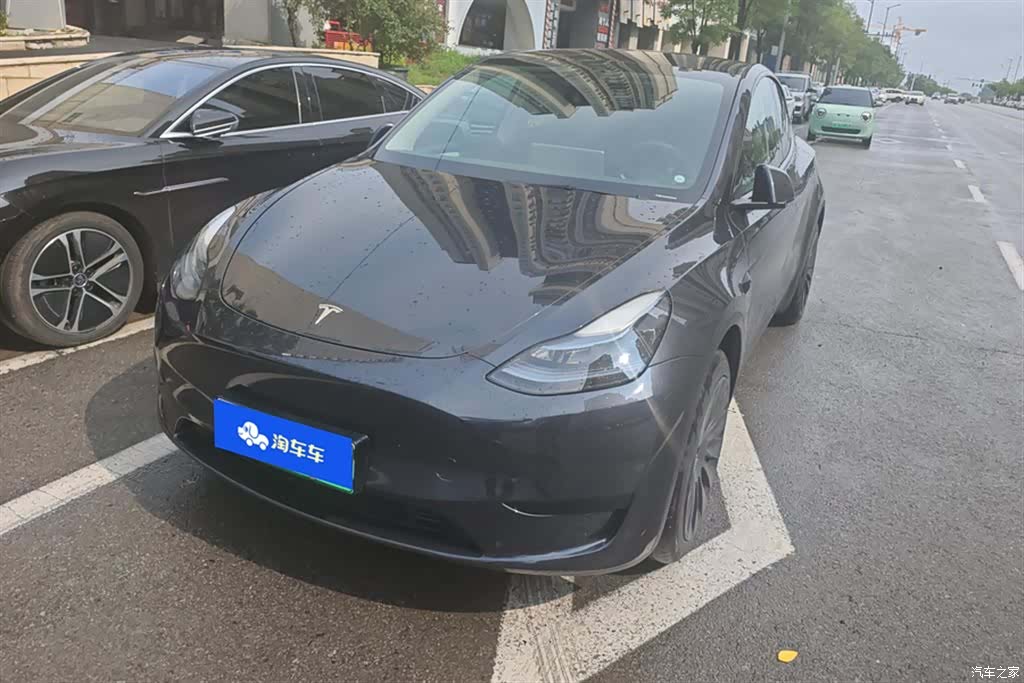 Tesla Model Y, 2024 1