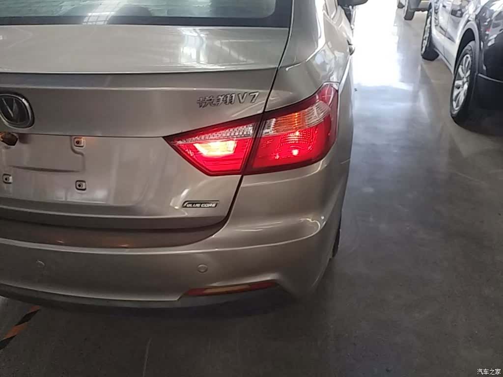 Changan V7, 2016 8