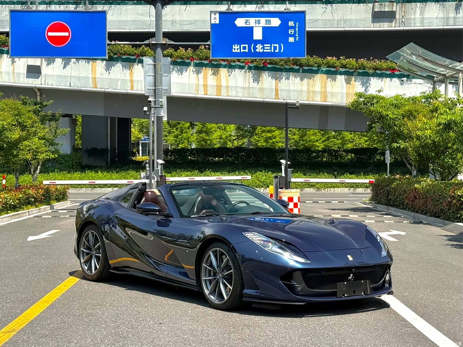 Ferrari 812, 2023 2