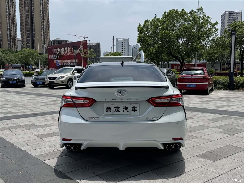 Toyota Camry, 2023 все фото