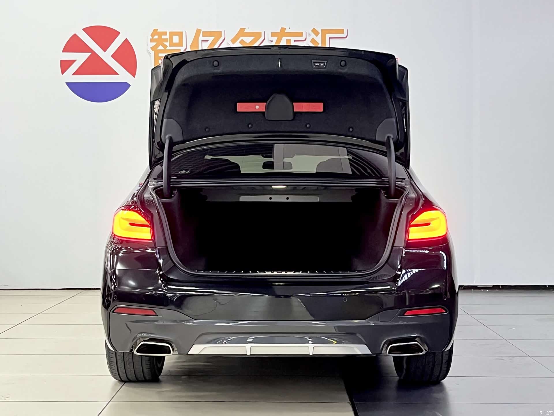 BMW 5 Series, 2023 11