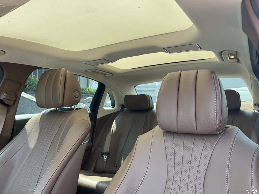 Mercedes-Benz E-Class, 2021 19