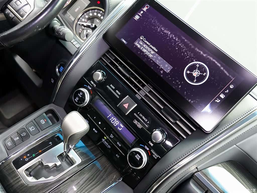 Lexus LM, 2024 16