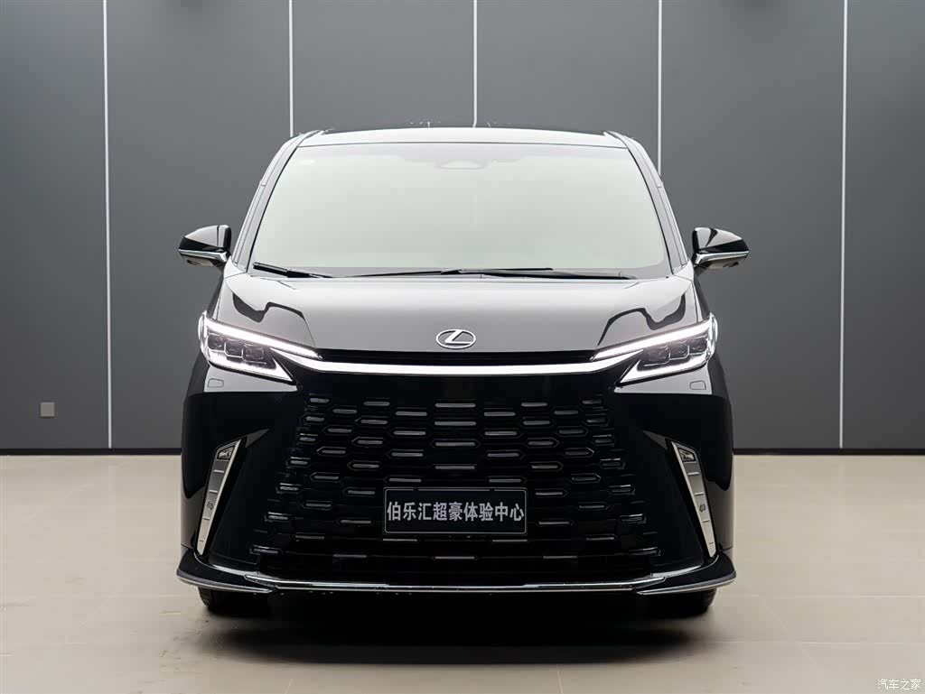 Lexus LM, 2024 2