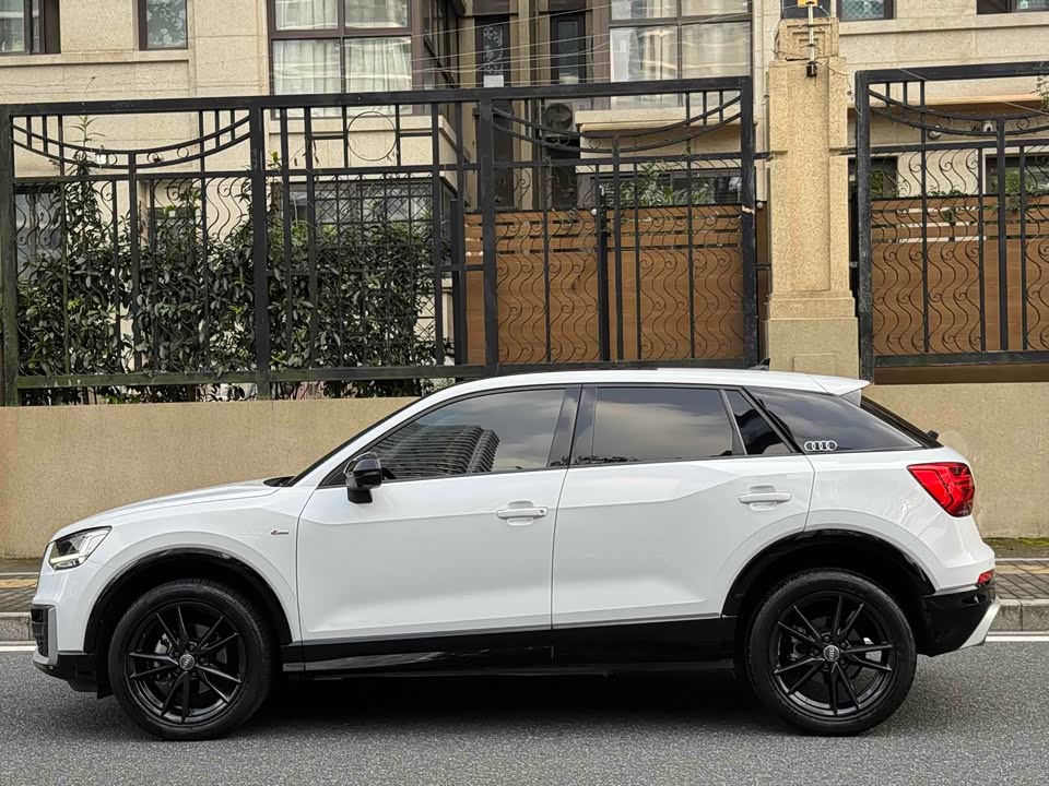 Audi Q2L