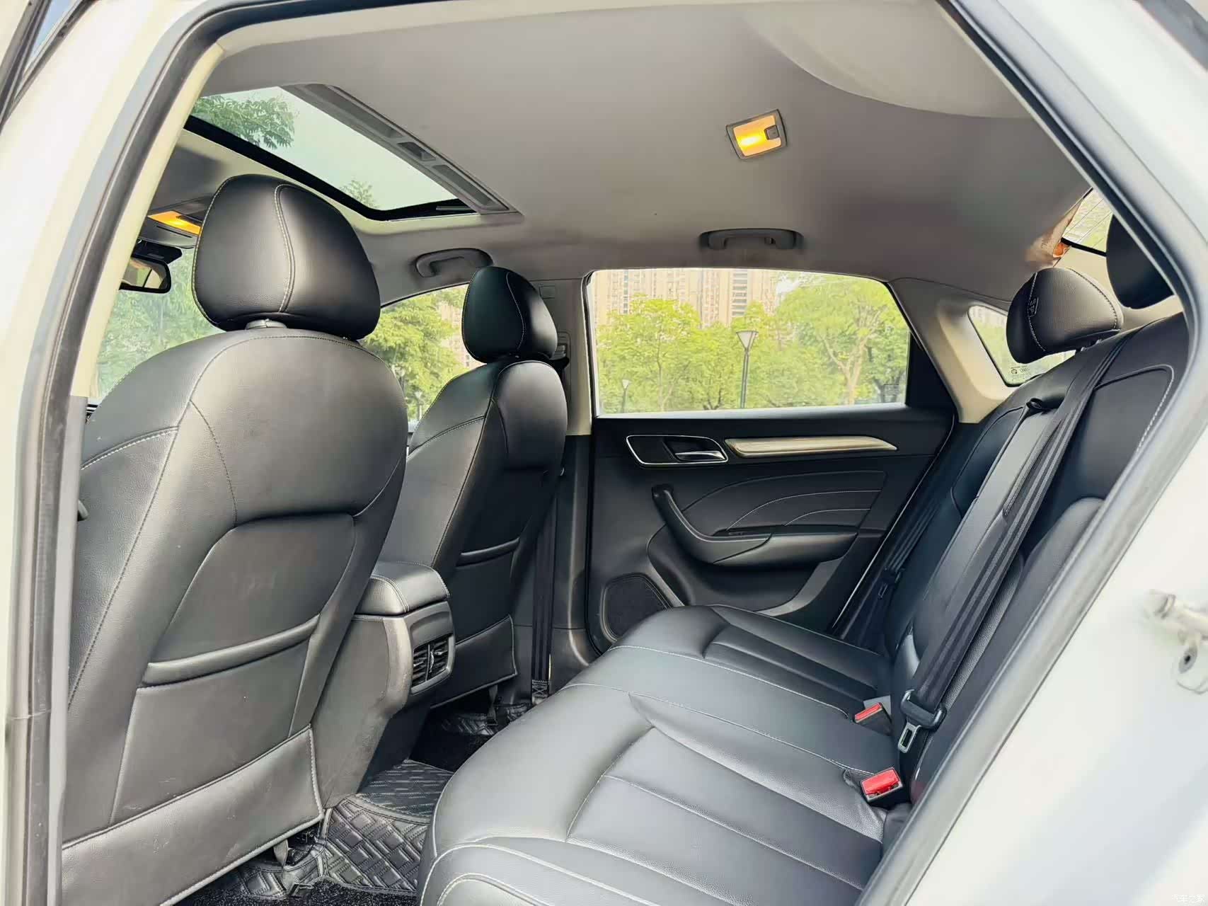 Roewe i6, 2017 12