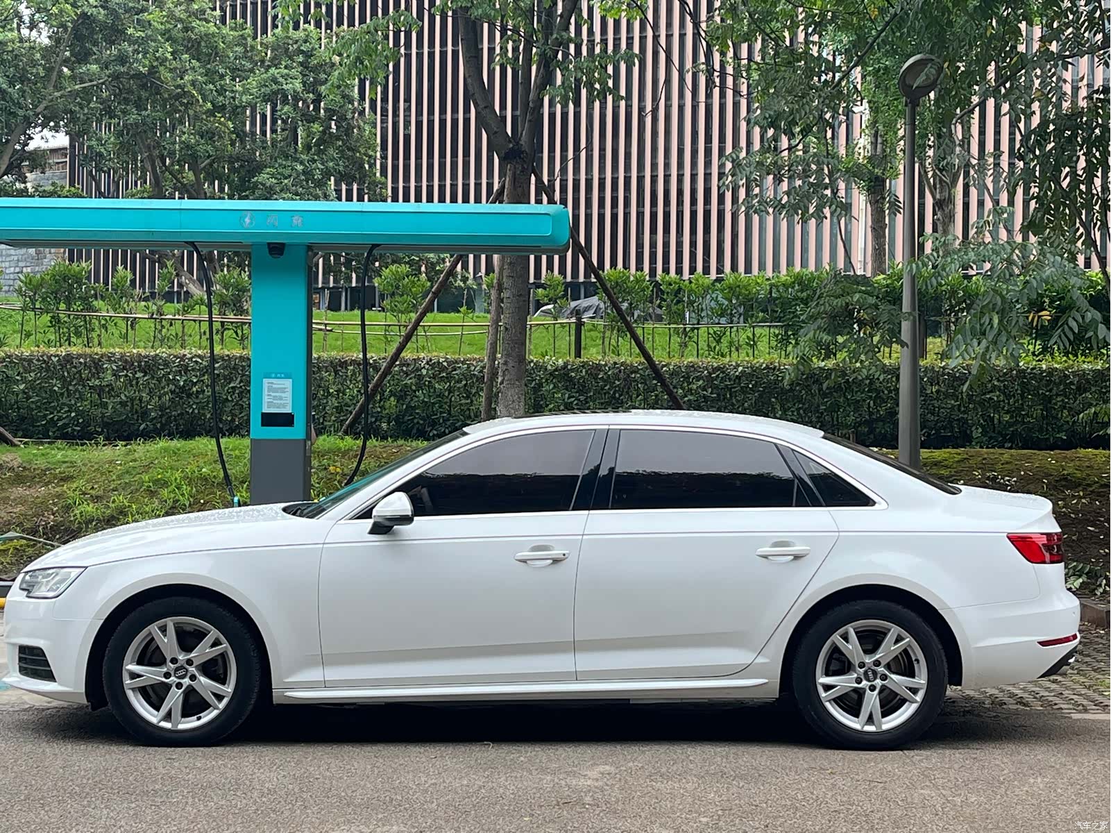 Audi A4L, 2017 4