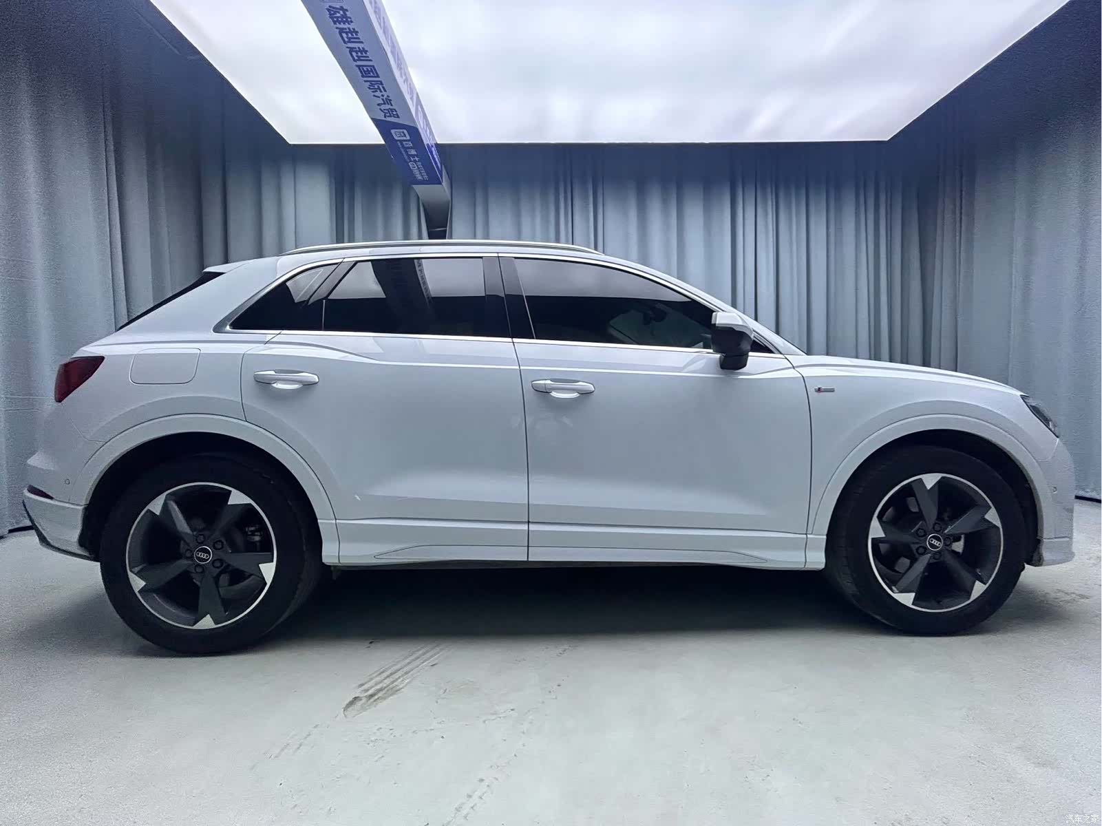 Audi Q3, 2022 все фото