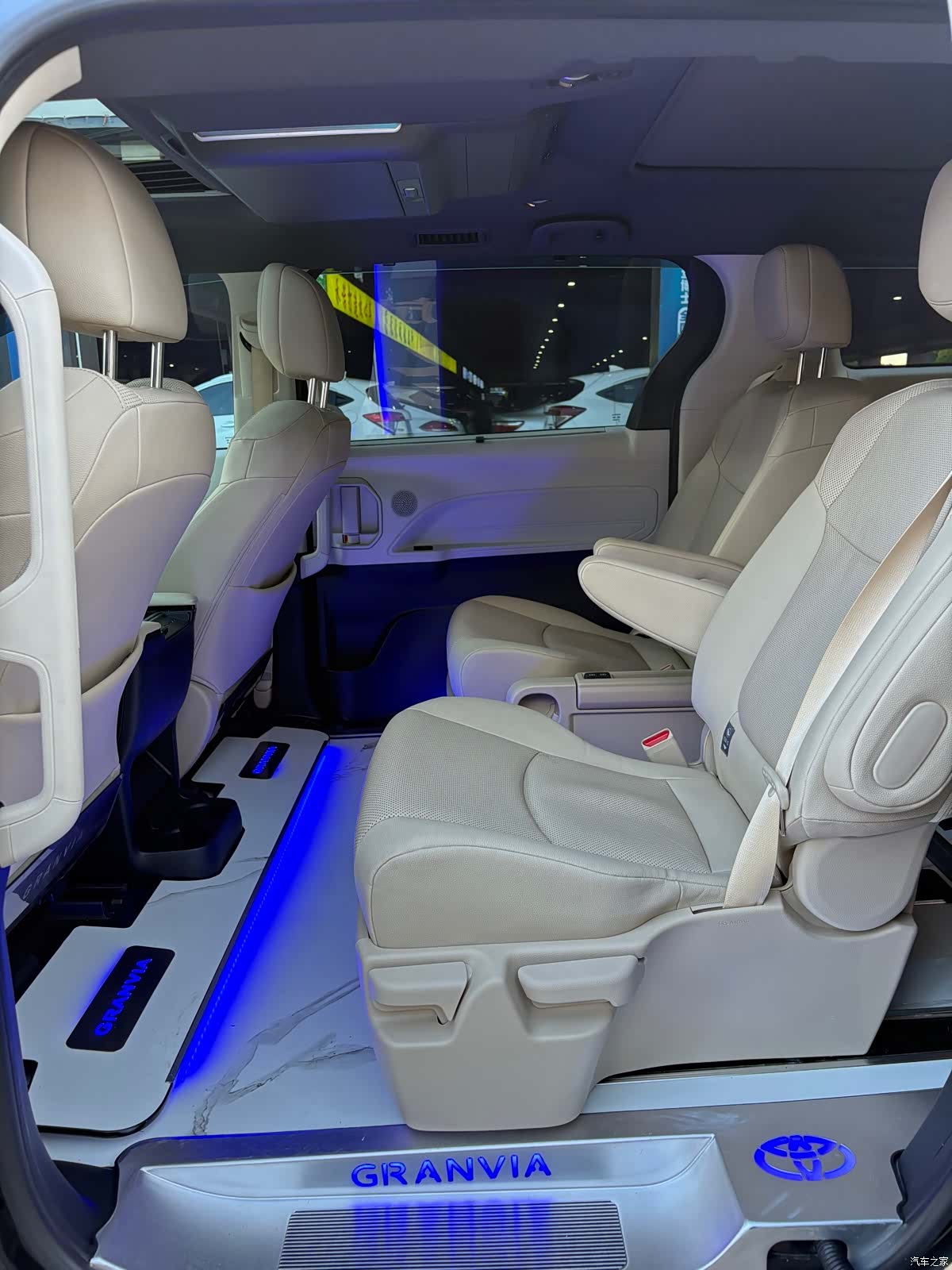 Toyota Granvia, 2024 14