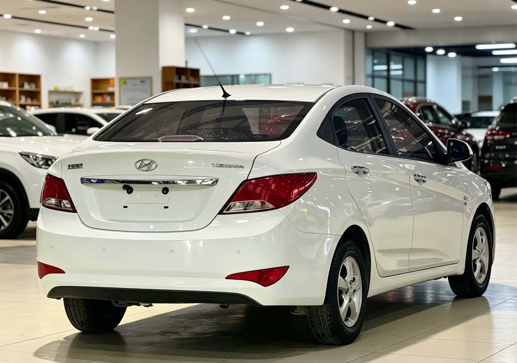 Hyundai GLX, 2015 8