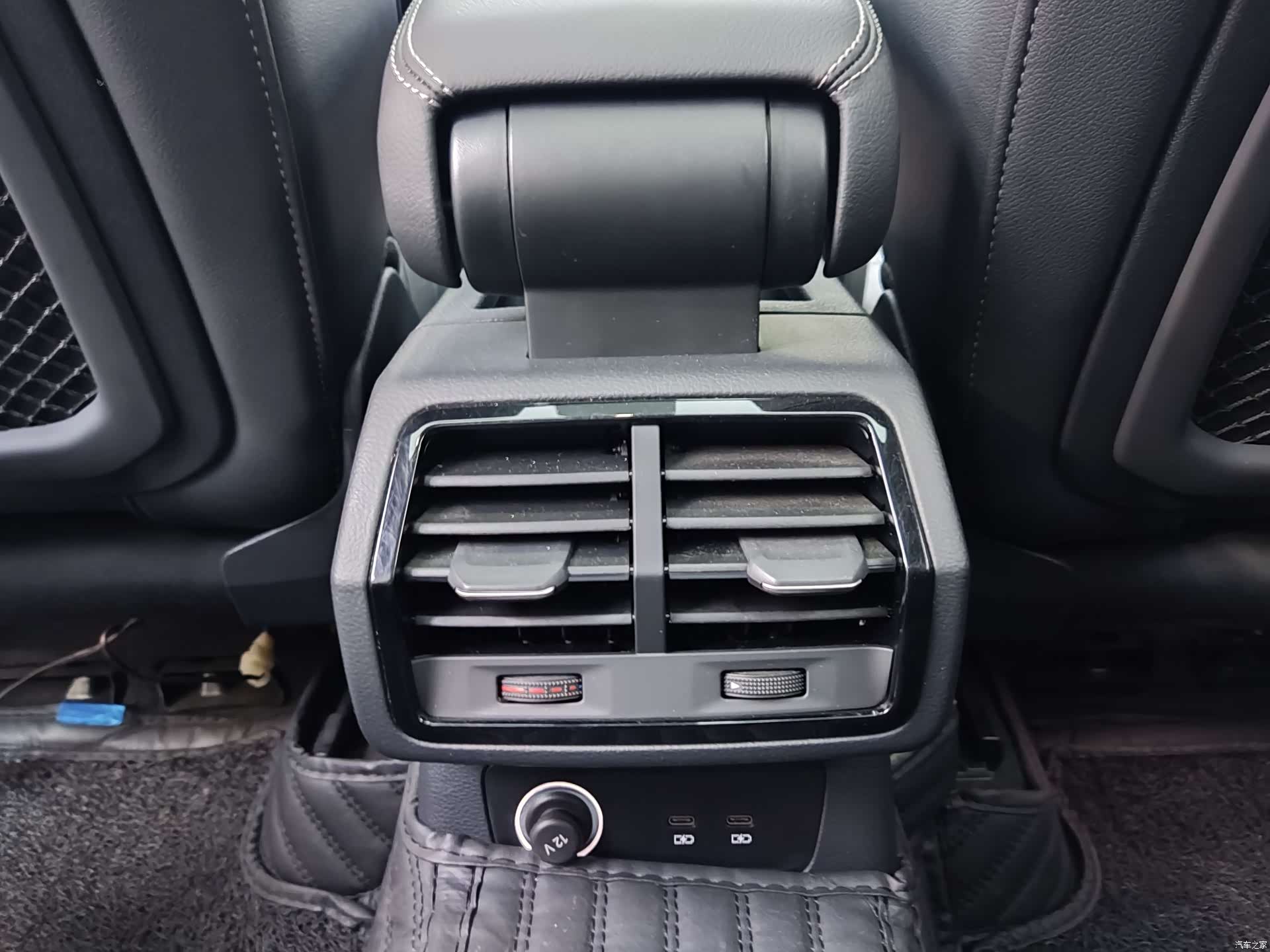 Audi Q3, 2022 13