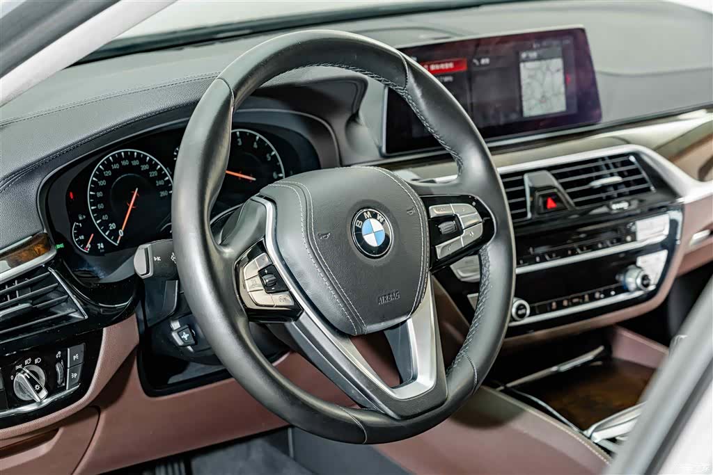 BMW 5 Series, 2019 10
