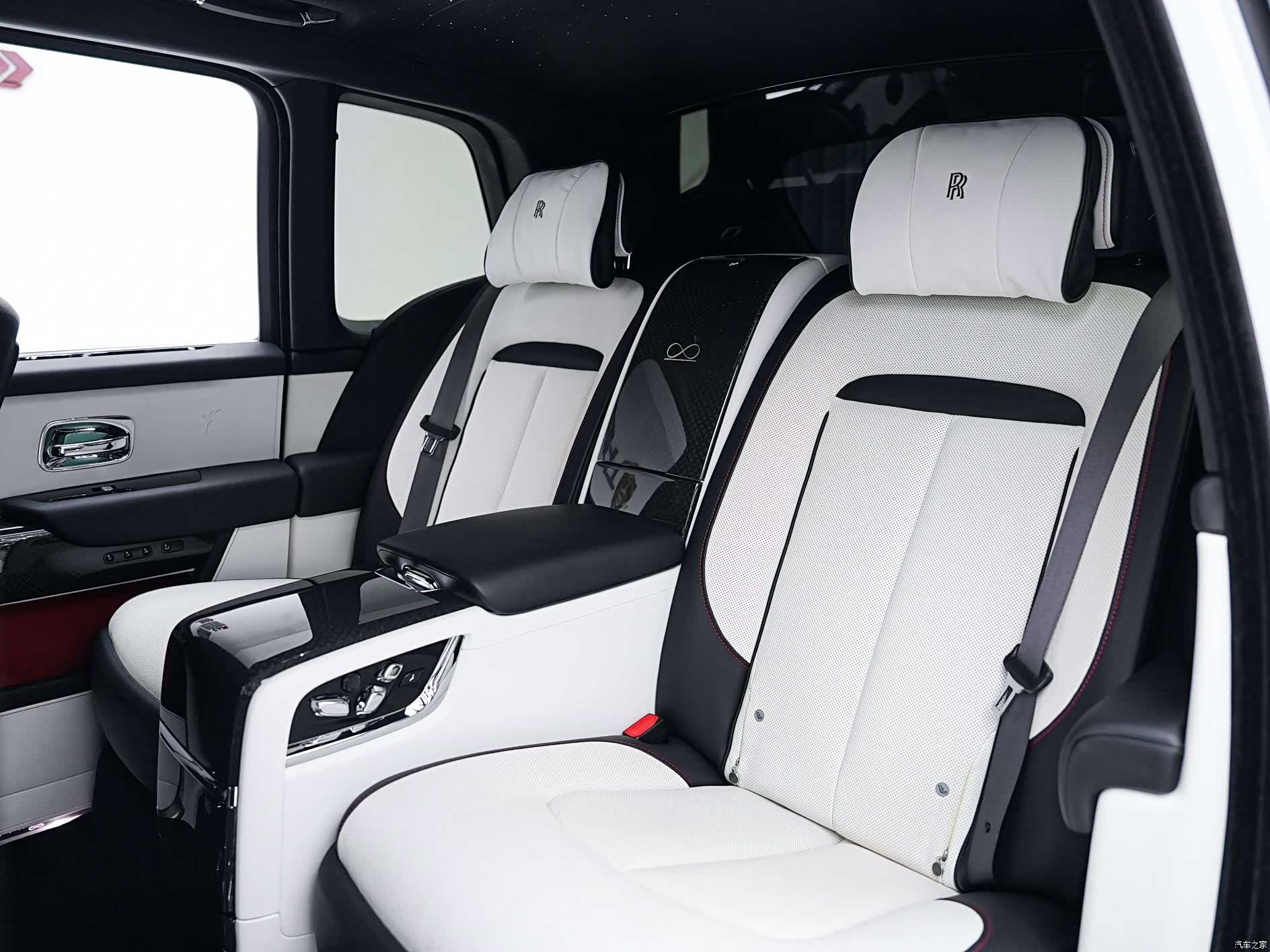 Rolls-Royce Cullinan, 2021 6