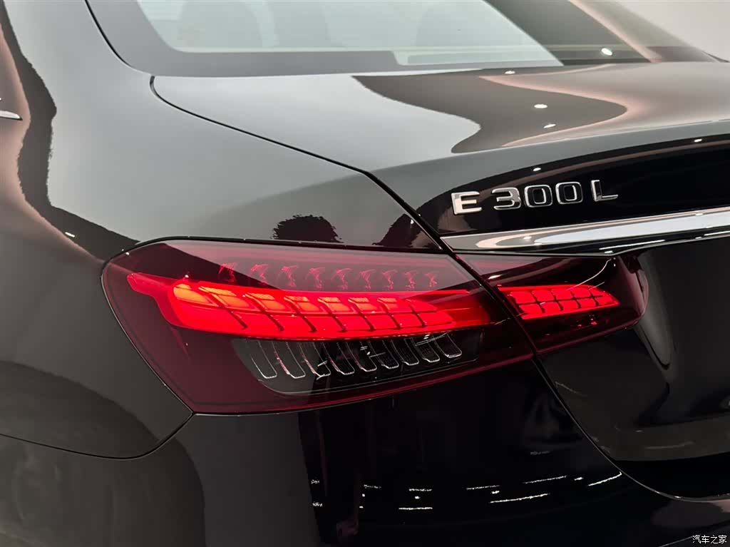 Mercedes-Benz E-Class, 2023 20