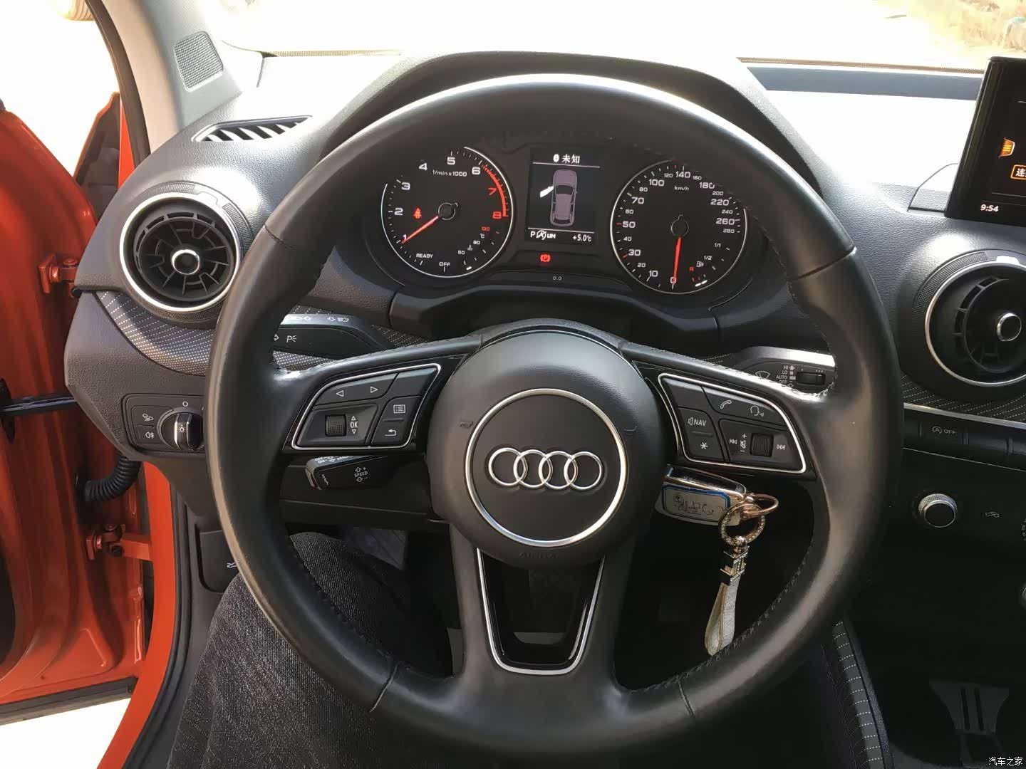 Audi Q2L, 2019 все фото