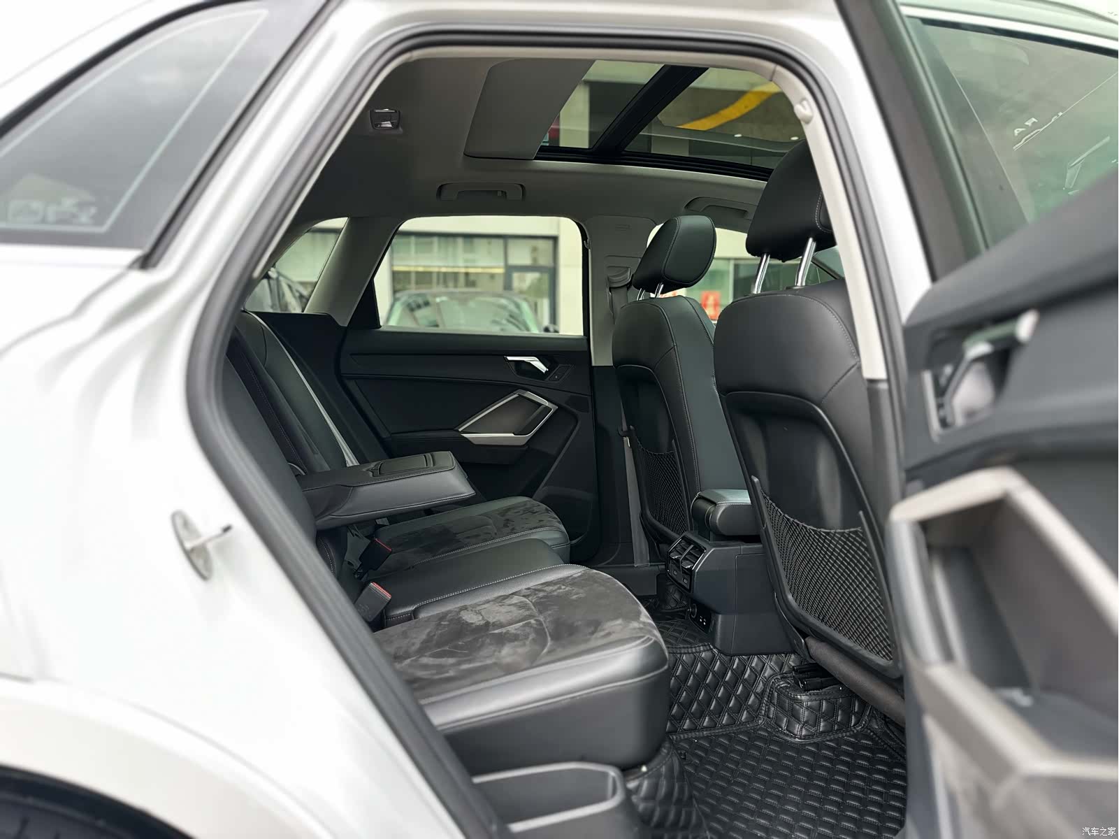 Audi Q3, 2022 11