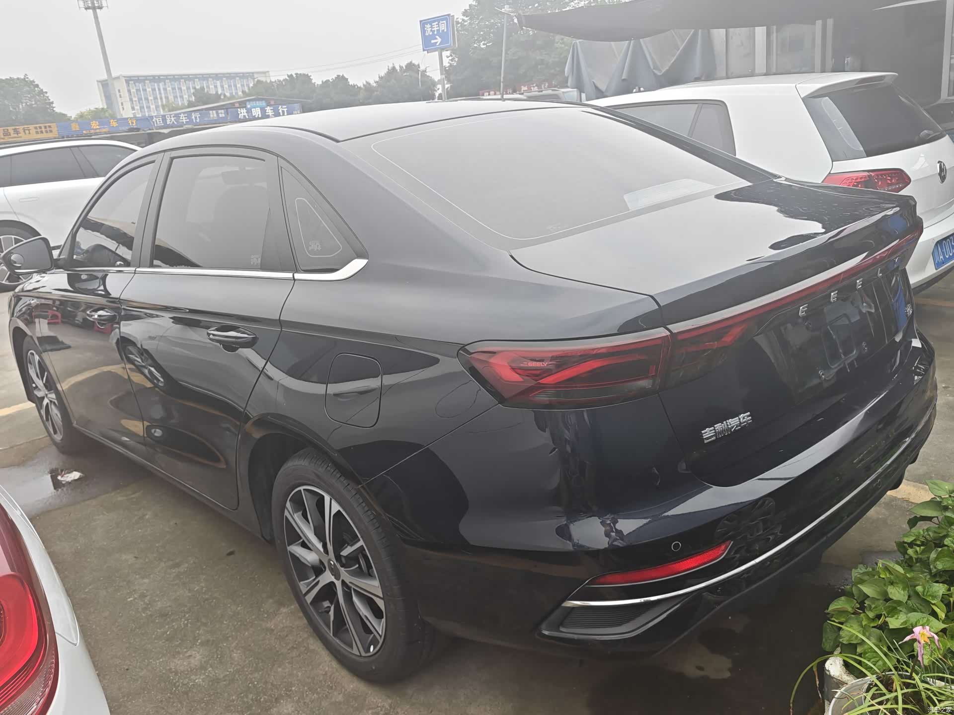 Geely Emgrand, 2022 16