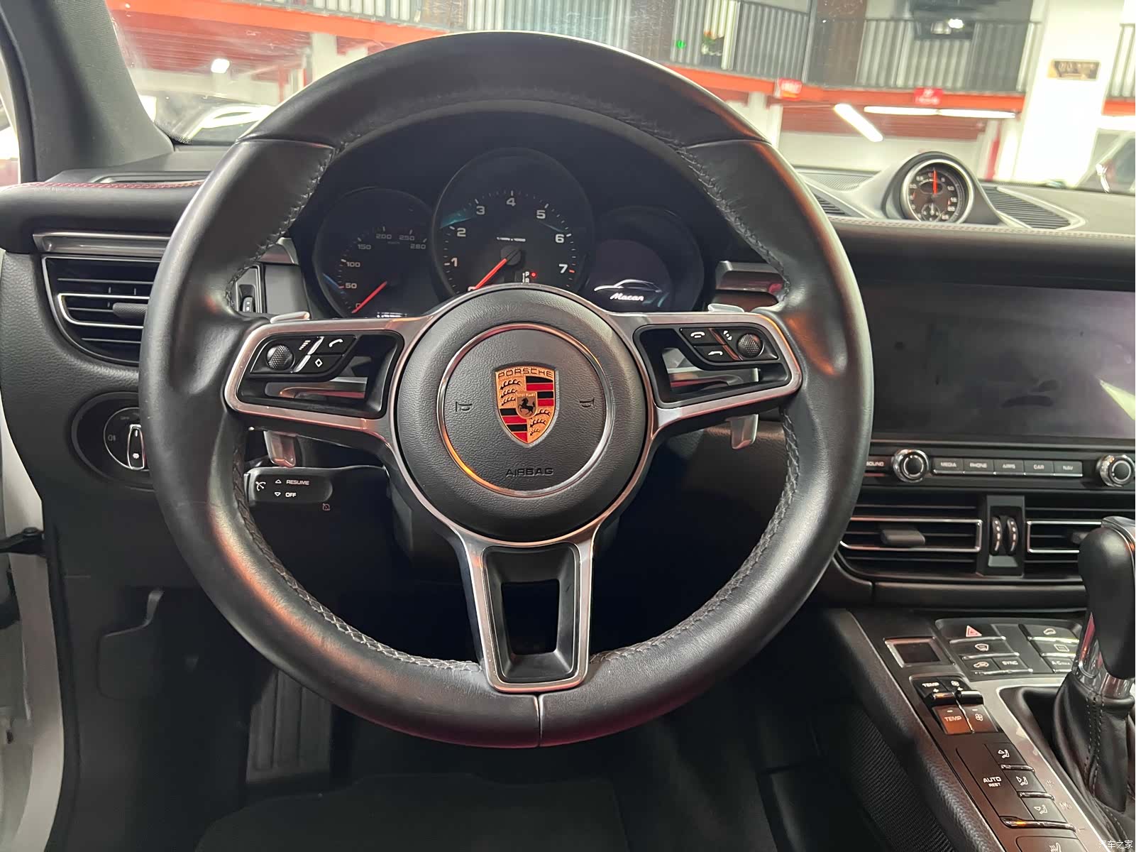 Porsche Macan, 2018 все фото