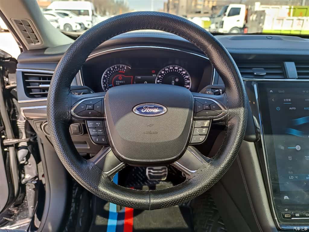Ford Taurus, 2022 12