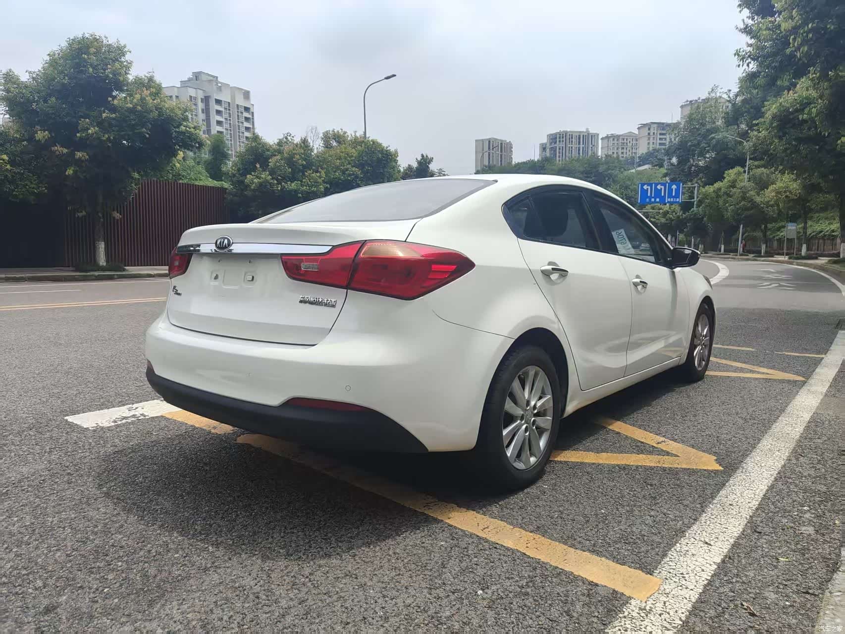 Kia K3, 2014 6